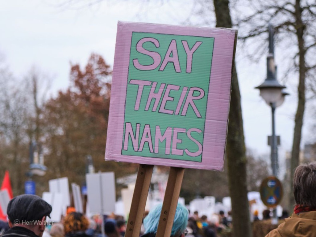 Say their names - Demonstrators four years after shootings in Hanau, Germany (HerrWalter)